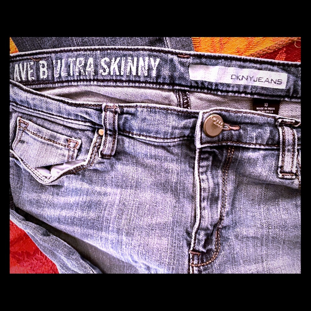 DKNY ladies skinny jeans US sz 10